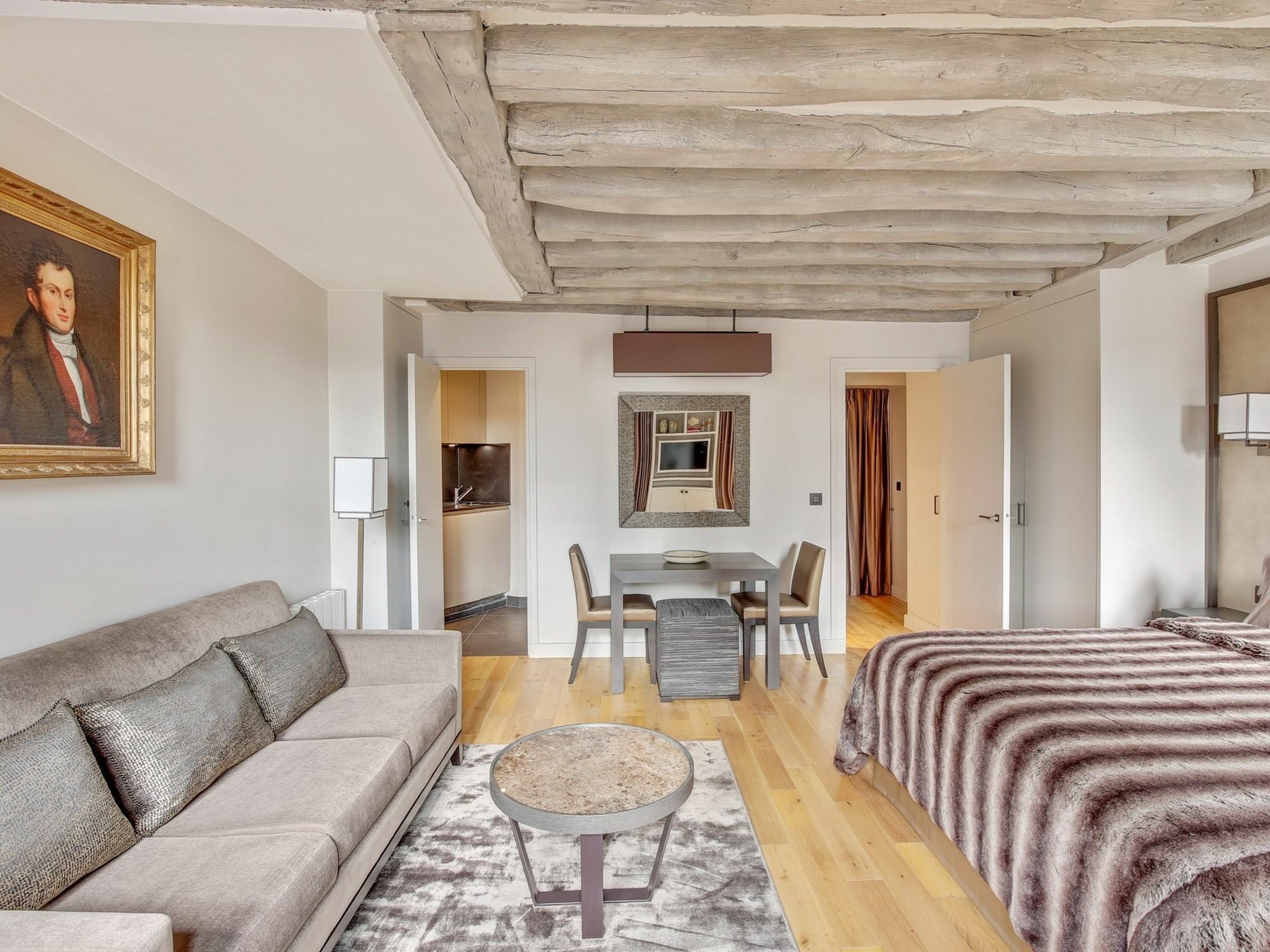 Luxury Louvre Hotel 4*
